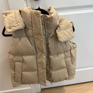 Lululemon Athletica Tan wunder puff Vest